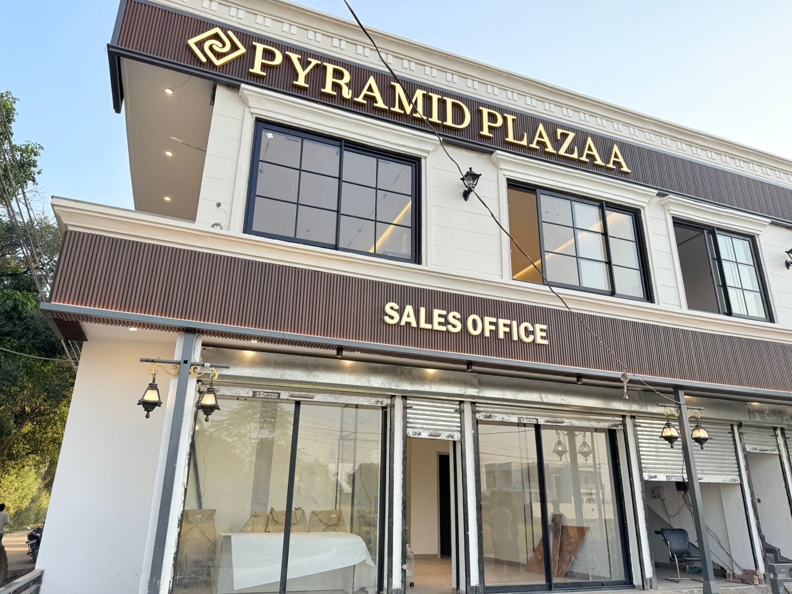 Pyramid Plazaa - photo 2