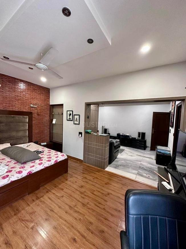 1 Kanal 4 BHK Park-Facing House for Sale in Sector 33, Chandigarh