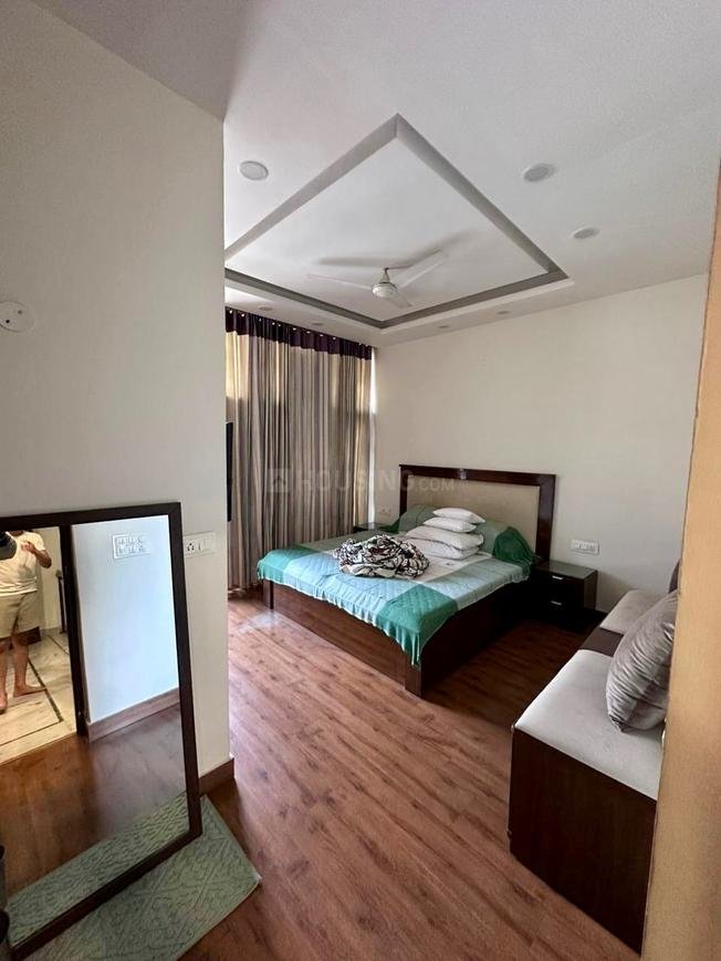 1 Kanal 4 BHK Park-Facing House for Sale in Sector 33, Chandigarh - photo