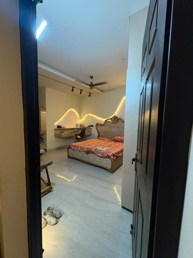 1 Kanal 4 BHK Park-Facing House for Sale in Sector 33, Chandigarh - photo