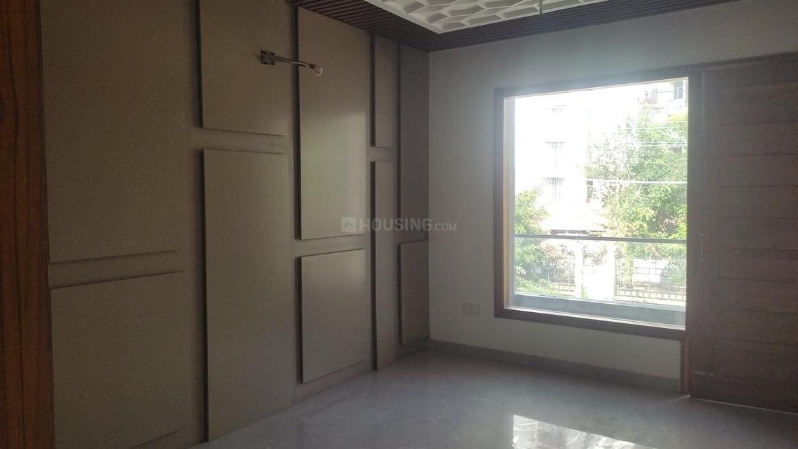 6 BHK Independent House for Sale in Sunny Enclave, Sector 123 - photo